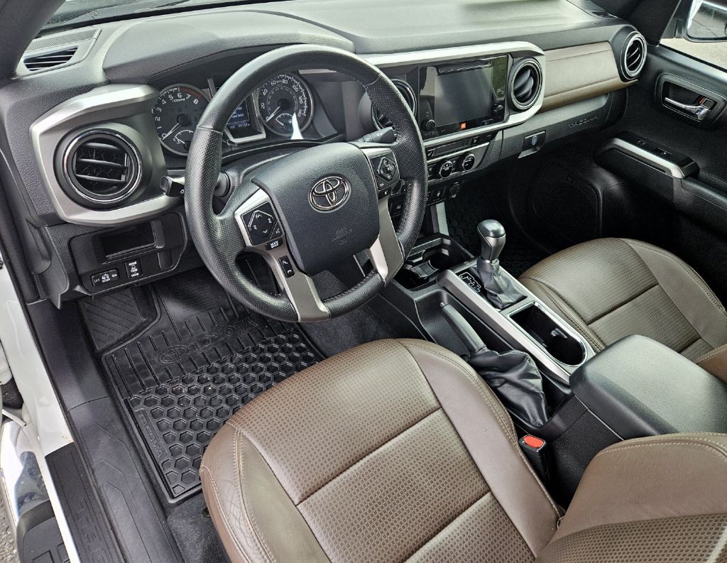 2016 Toyota Tacoma Image 8