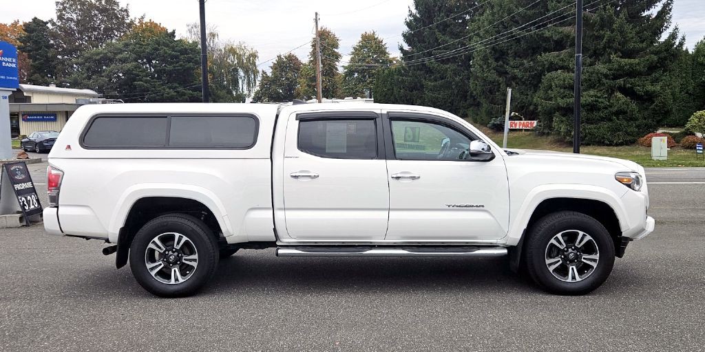 2016 Toyota Tacoma Image 2