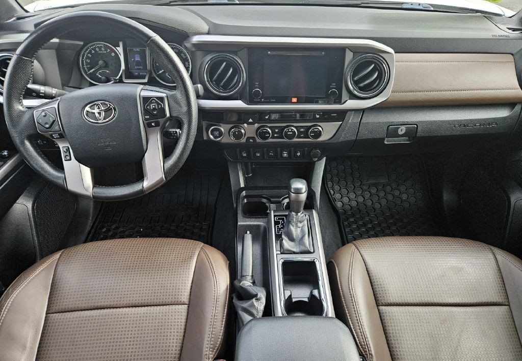 2016 Toyota Tacoma Image 10