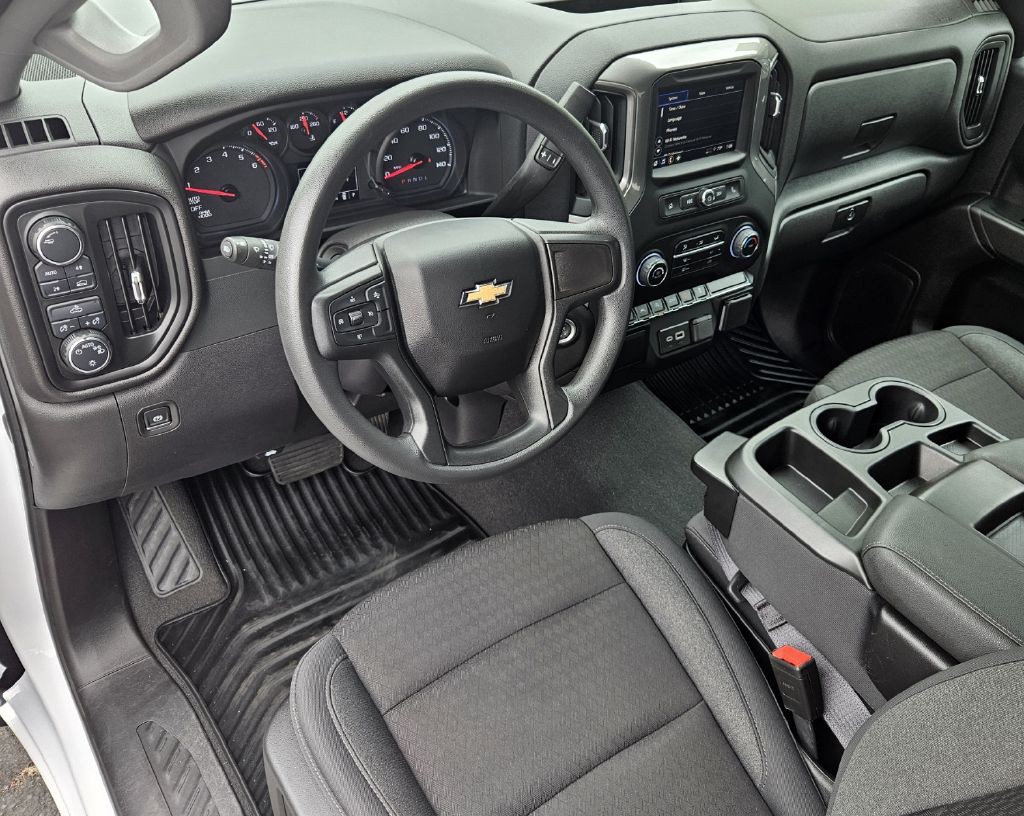 2024 Chevrolet Silverado 1500 Image 9