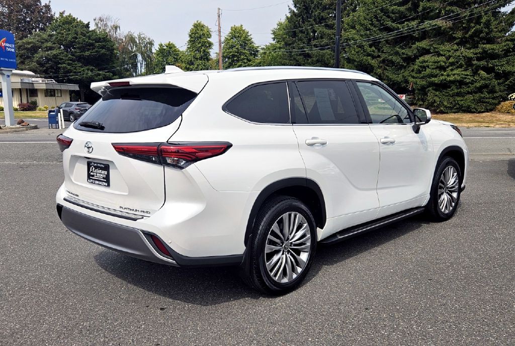 2022 Toyota Highlander Image 3