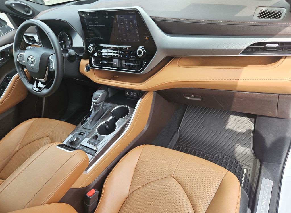 2022 Toyota Highlander Image 14