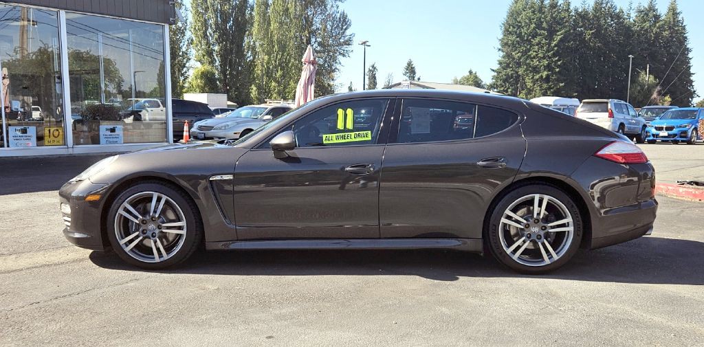 2011 Porsche Panamera Image 4