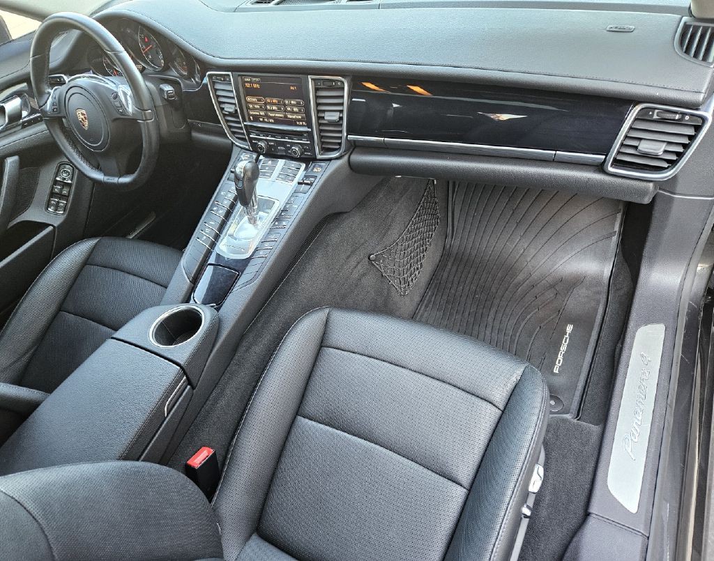 2011 Porsche Panamera Image 13