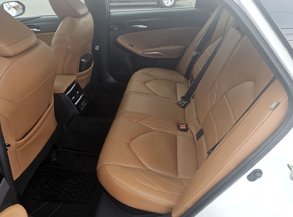 2020 Toyota Avalon Image 10