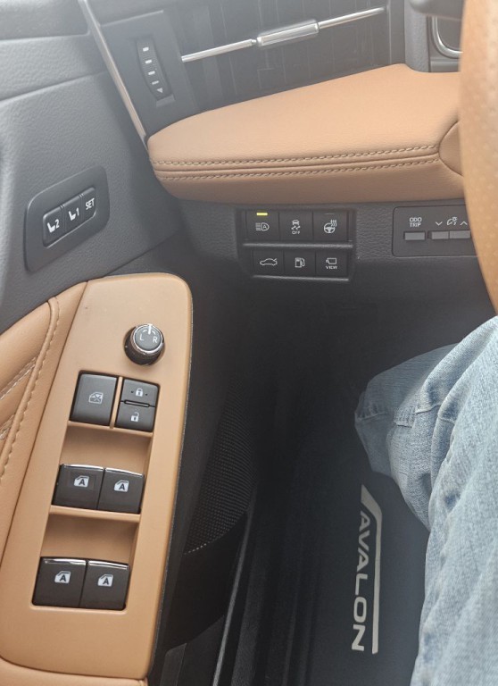 2020 Toyota Avalon Image 14