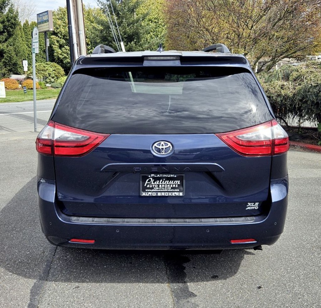 2020 Toyota Sienna Image 7
