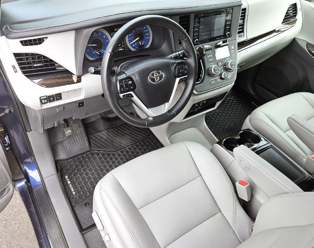 2020 Toyota Sienna Image 9