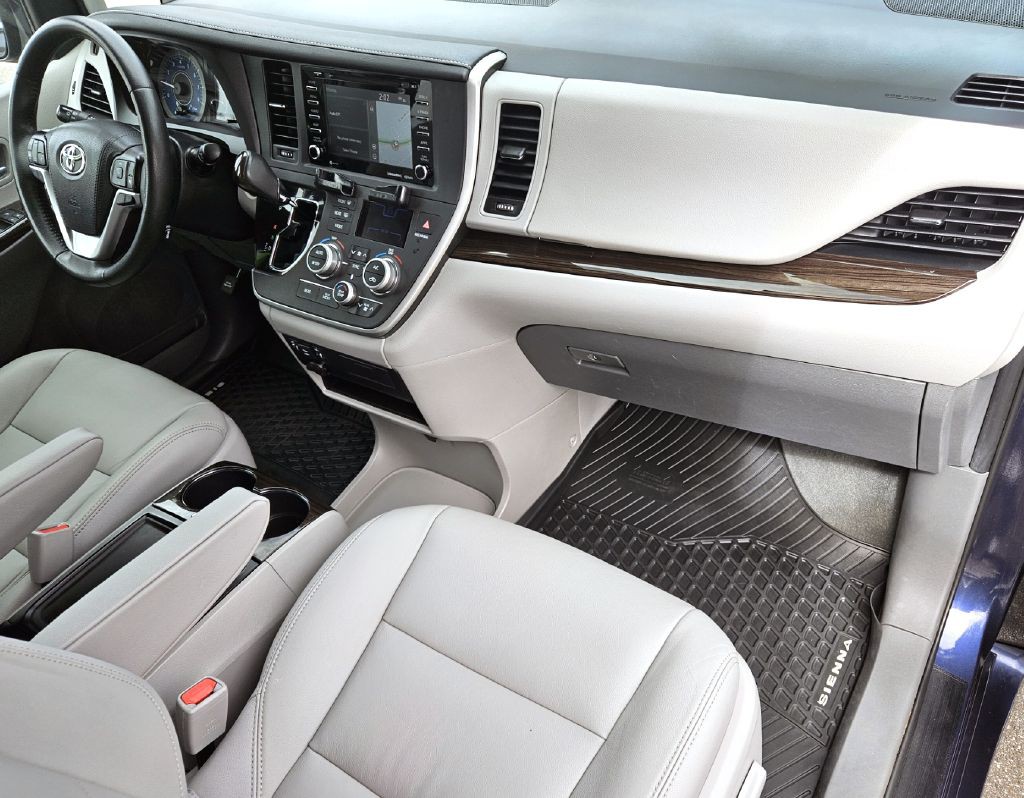 2020 Toyota Sienna Image 14