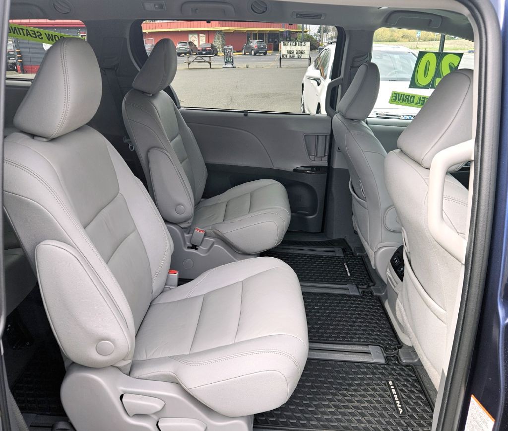 2020 Toyota Sienna Image 15
