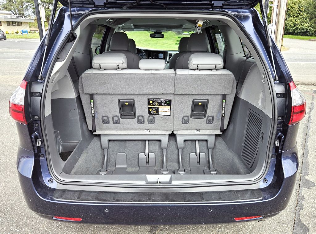 2020 Toyota Sienna Image 16