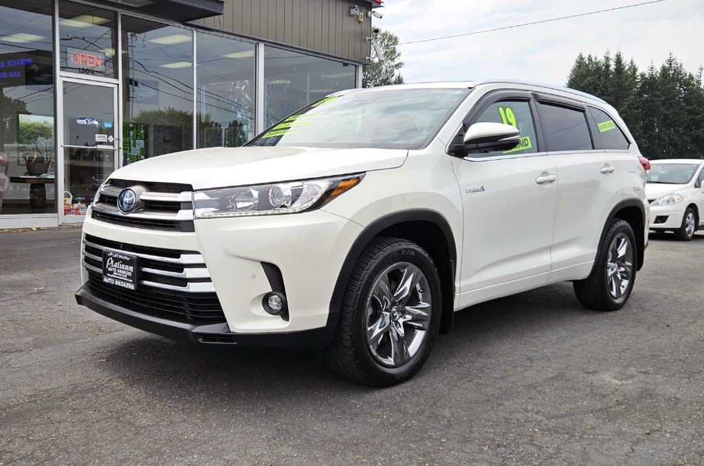 2019 Toyota Highlander Image 1