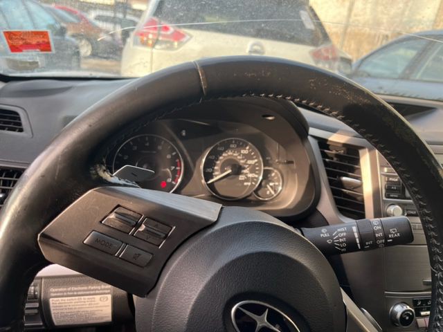 2011 Subaru Outback Image 3