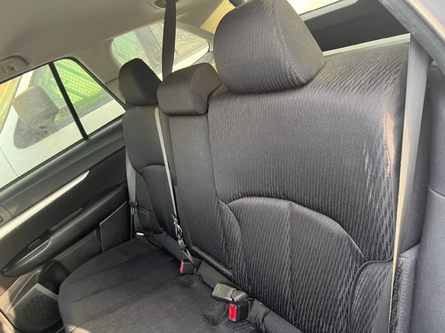 2011 Subaru Outback Image 4
