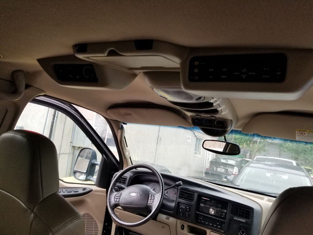 2005 Ford Excursion Image 10