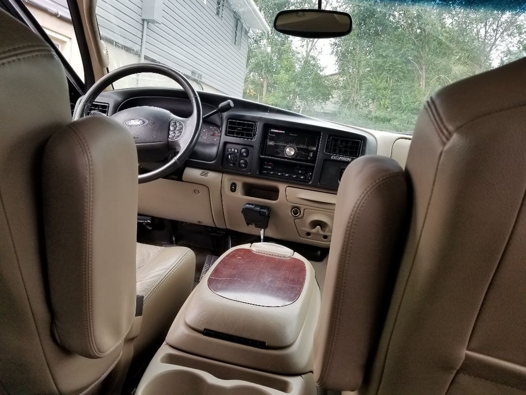 2005 Ford Excursion Image 11
