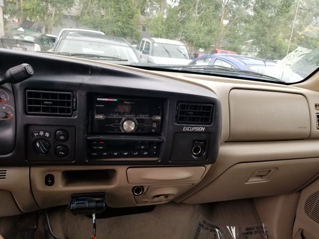 2005 Ford Excursion Image 13