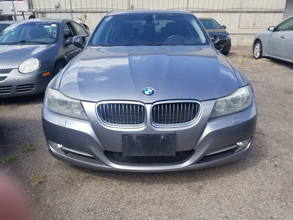 2011 BMW 3 Series Image 12