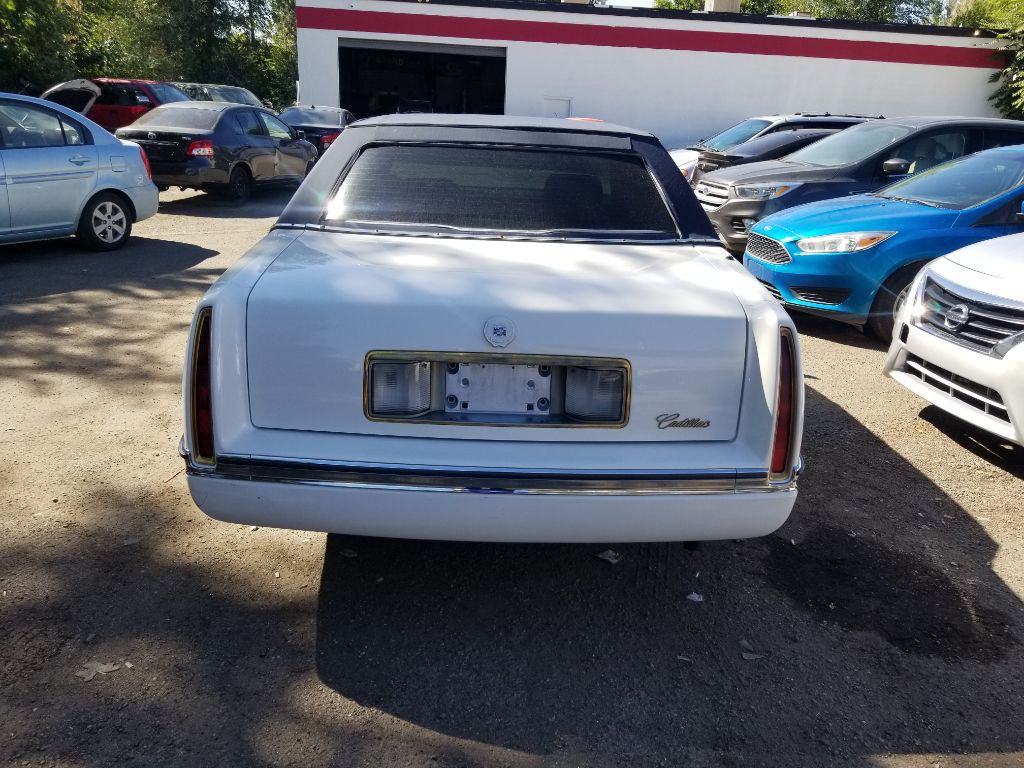 1994 Cadillac DeVille Image 10