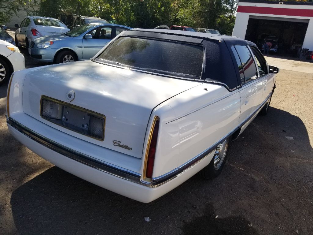 1994 Cadillac DeVille Image 12