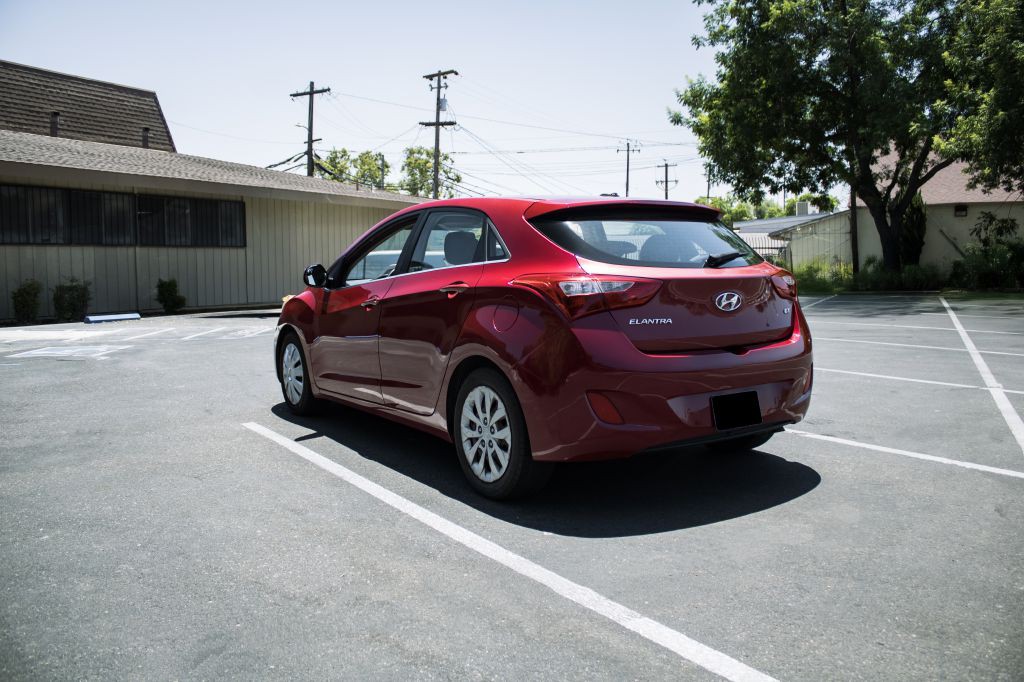 2016 Hyundai Elantra Image 4