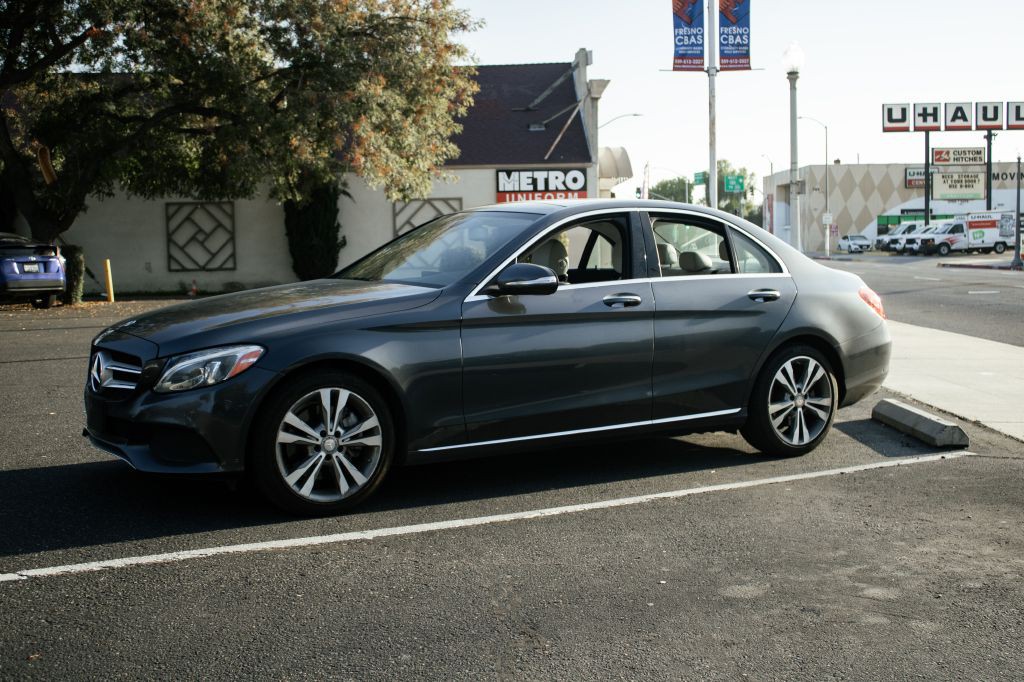 2015 Mercedes-Benz C-Class Image 5