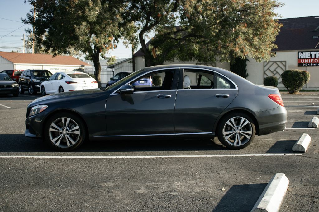 2015 Mercedes-Benz C-Class Image 6