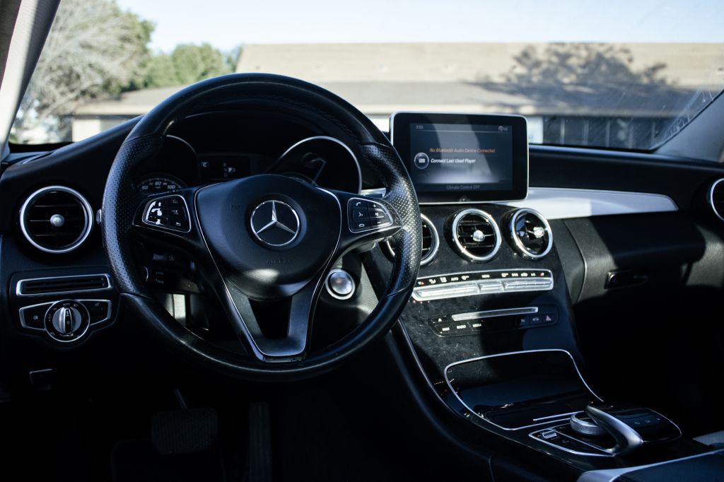 2015 Mercedes-Benz C-Class Image 19