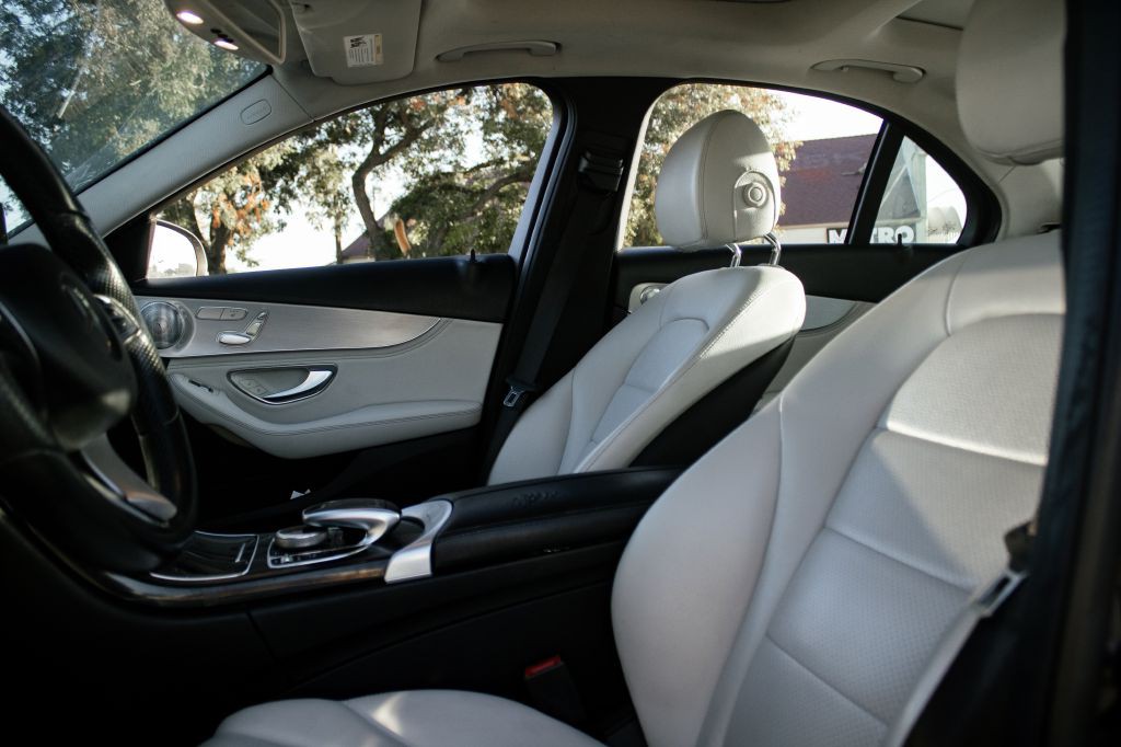 2015 Mercedes-Benz C-Class Image 20