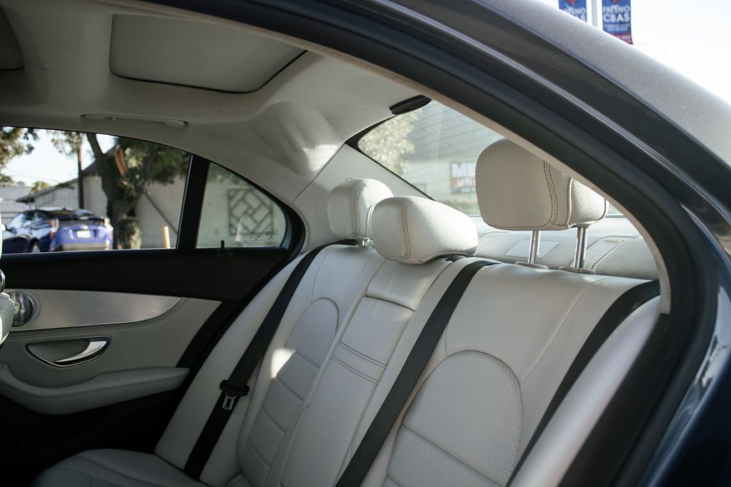 2015 Mercedes-Benz C-Class Image 22