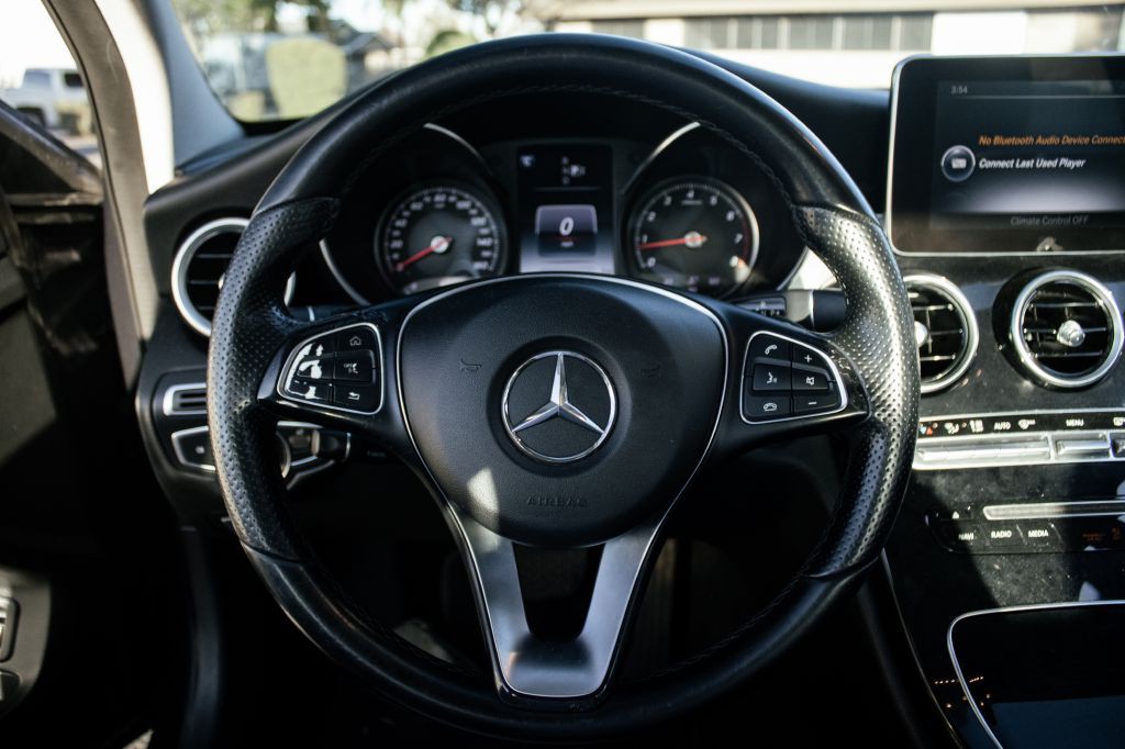 2015 Mercedes-Benz C-Class Image 33