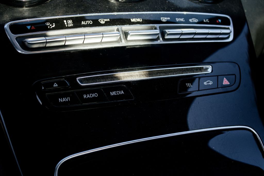 2015 Mercedes-Benz C-Class Image 46