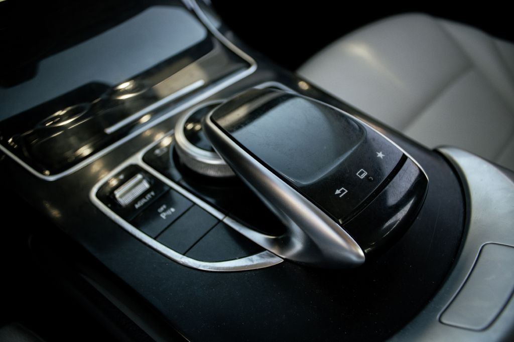 2015 Mercedes-Benz C-Class Image 47