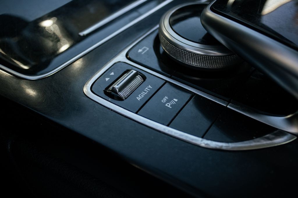 2015 Mercedes-Benz C-Class Image 48