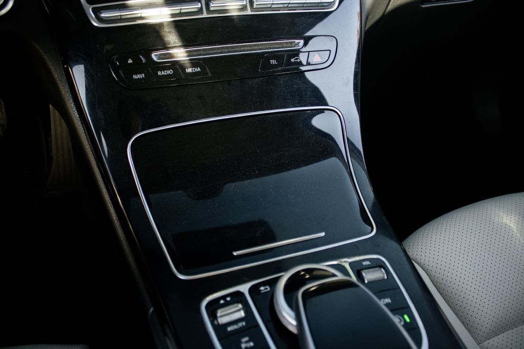 2015 Mercedes-Benz C-Class Image 49