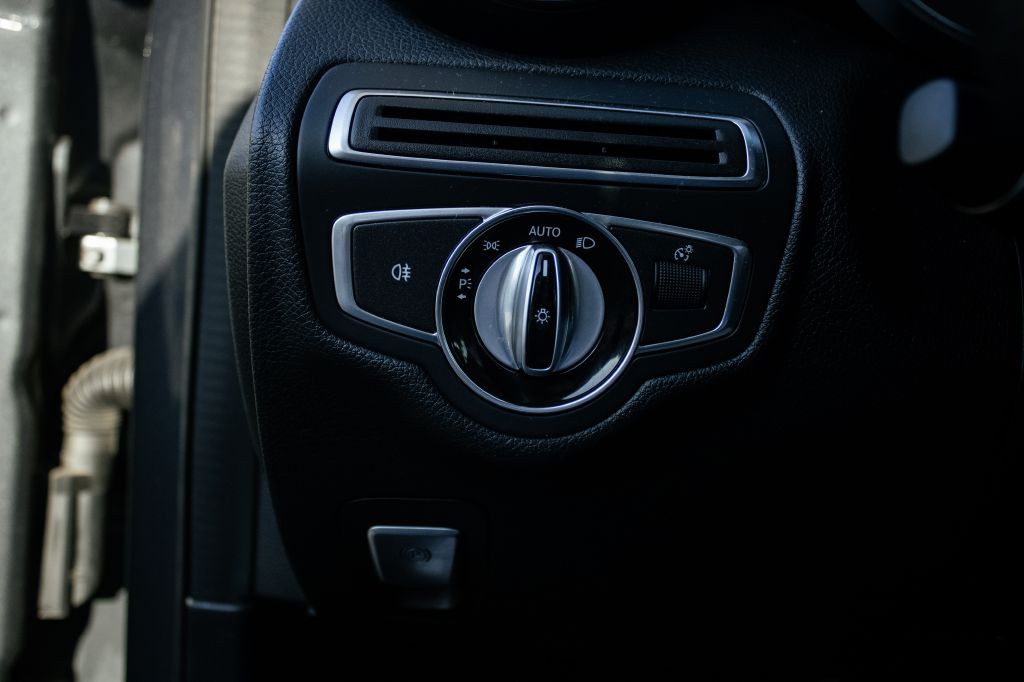 2015 Mercedes-Benz C-Class Image 56