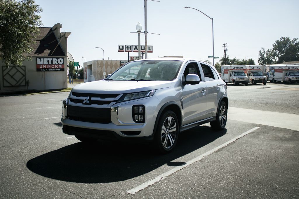 2021 Mitsubishi Outlander Image 3