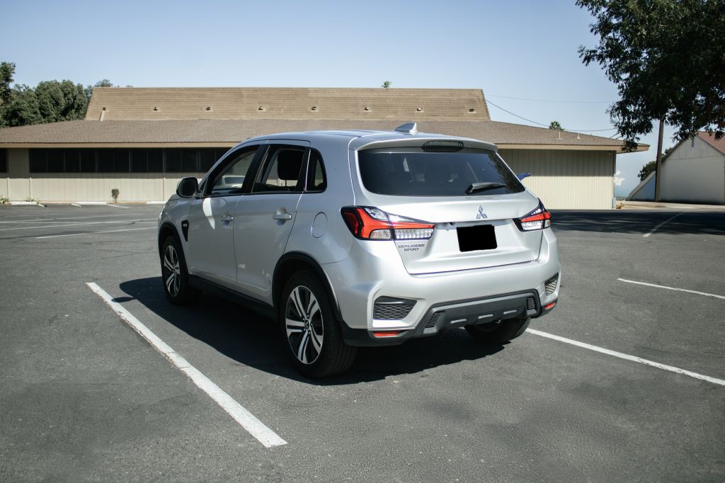 2021 Mitsubishi Outlander Image 4