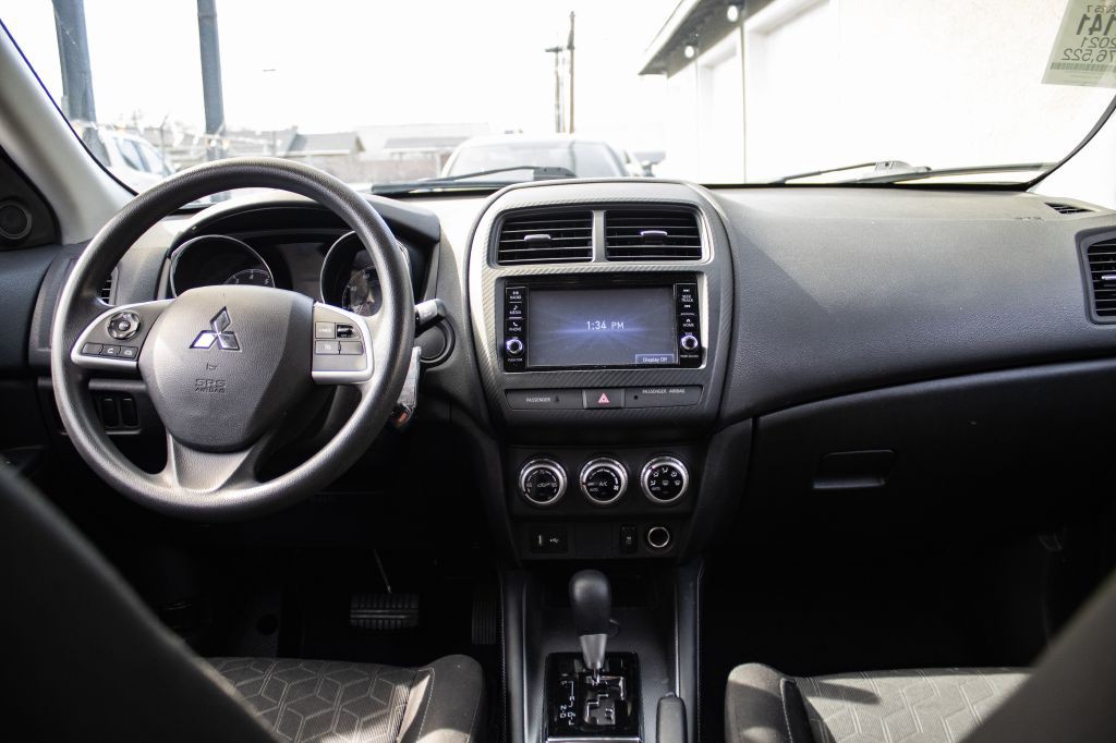 2021 Mitsubishi Outlander Image 8