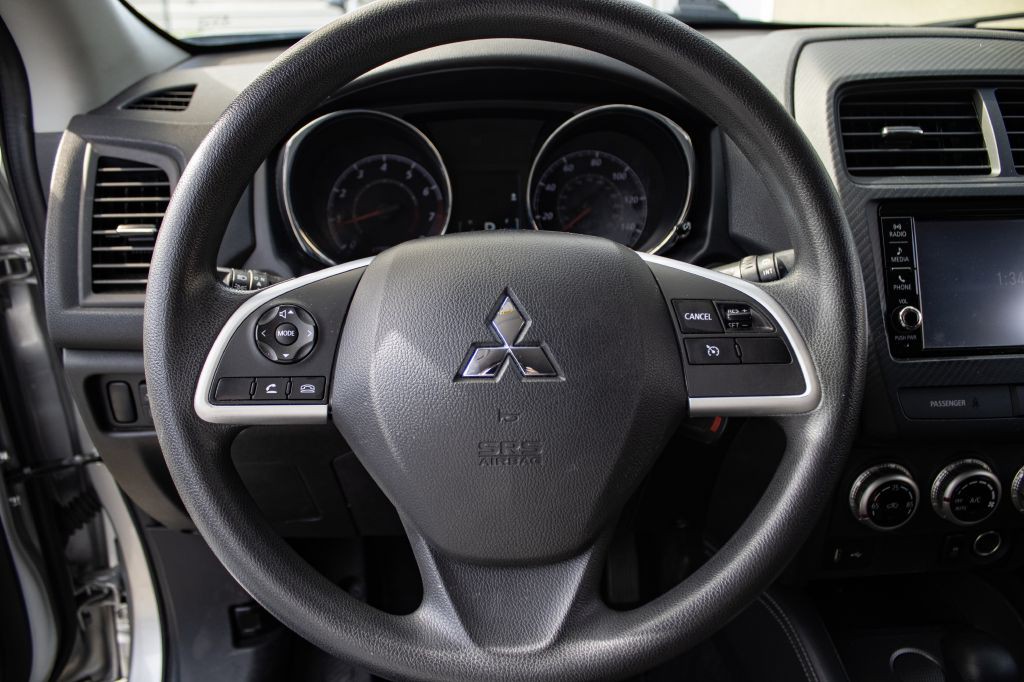 2021 Mitsubishi Outlander Image 10