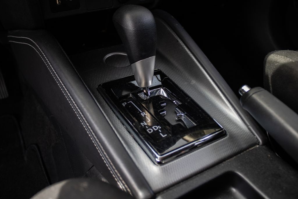 2021 Mitsubishi Outlander Image 14