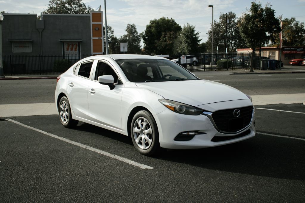2017 Mazda Mazda3 Image 2