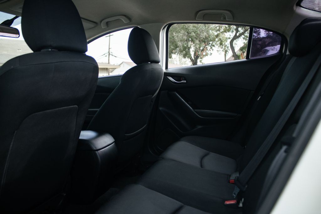 2017 Mazda Mazda3 Image 24