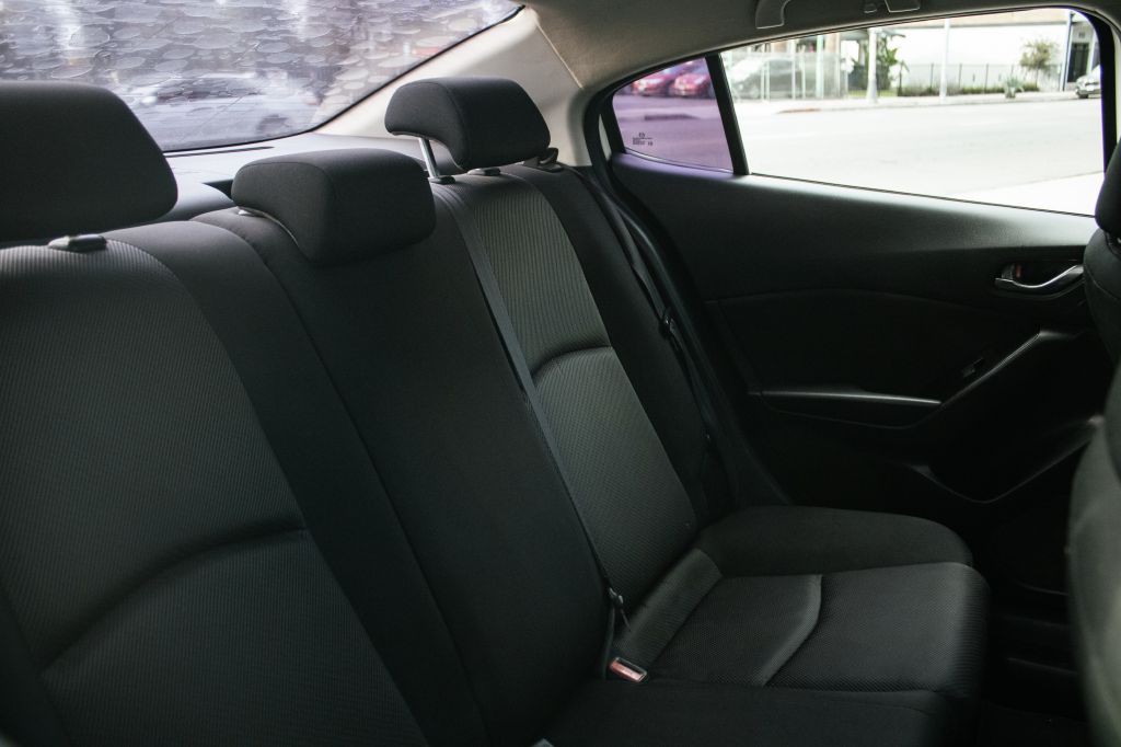 2017 Mazda Mazda3 Image 28