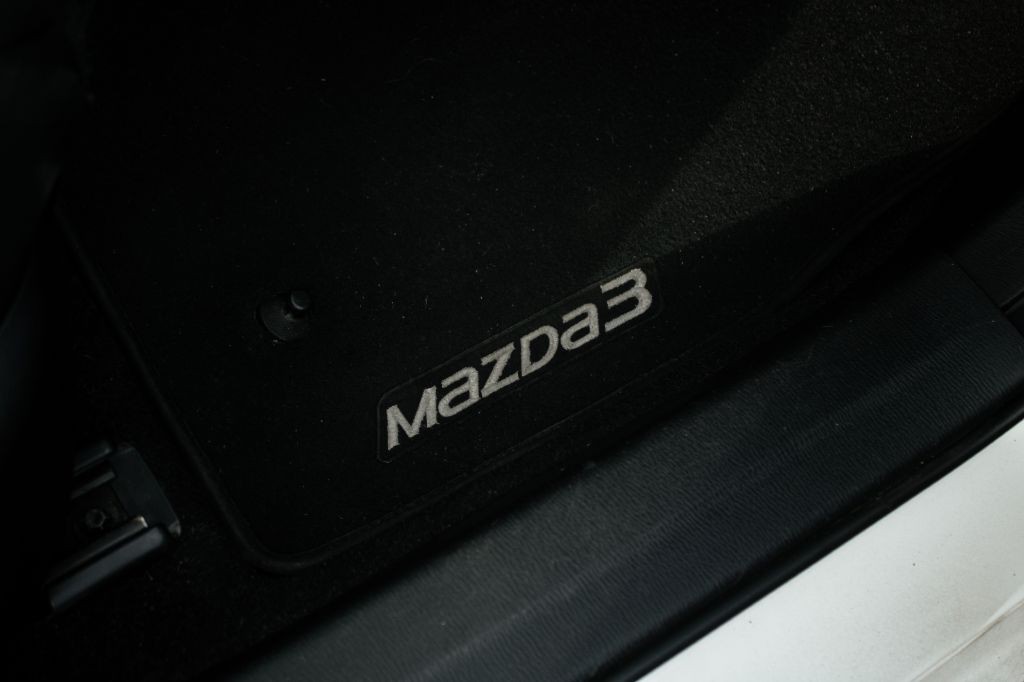 2017 Mazda Mazda3 Image 30
