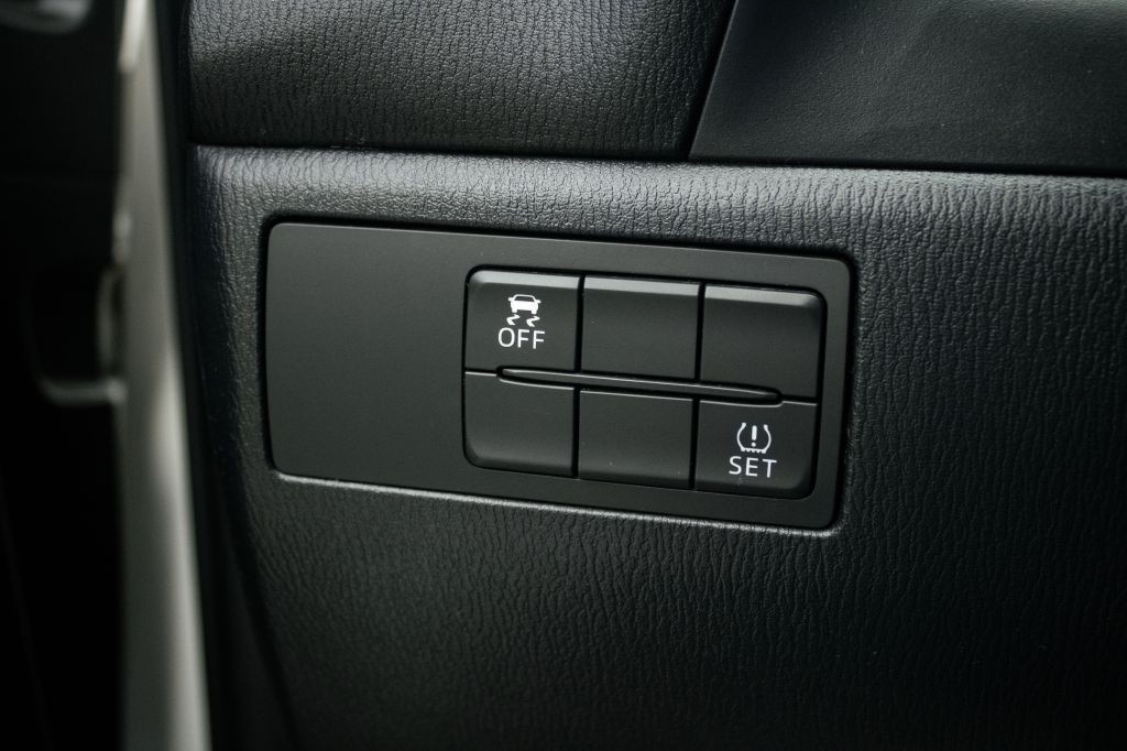 2017 Mazda Mazda3 Image 40