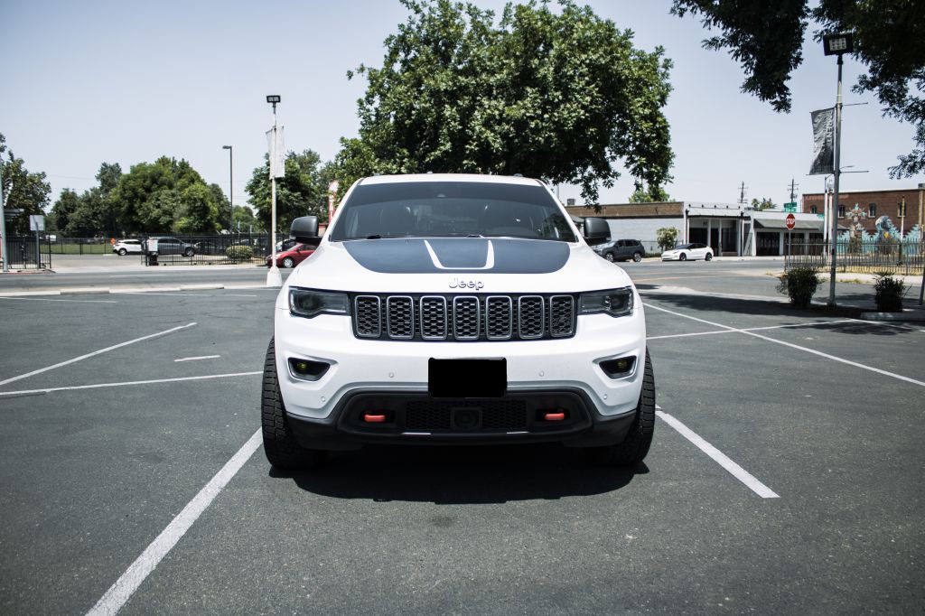 2018 Jeep Grand Cherokee Image 2
