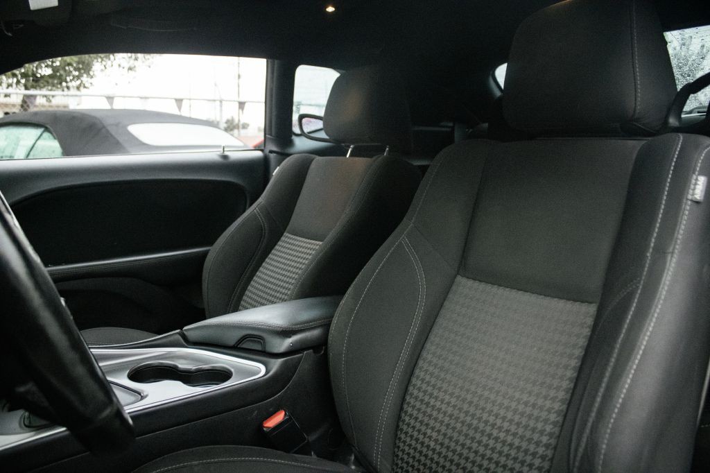 2019 Dodge Challenger Image 8