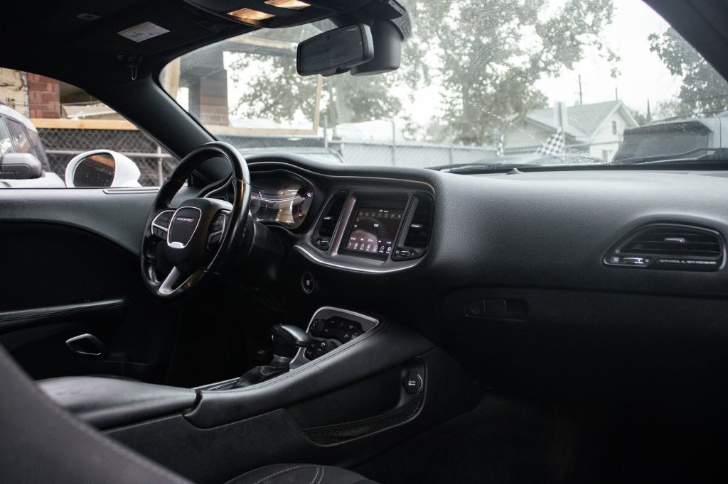 2019 Dodge Challenger Image 12