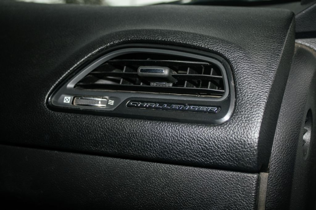 2019 Dodge Challenger Image 15